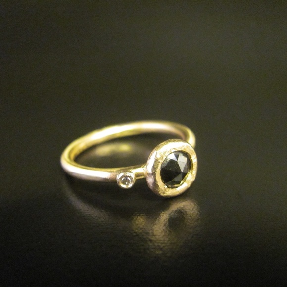 Gold diamond ring. - Picture 5 of 8